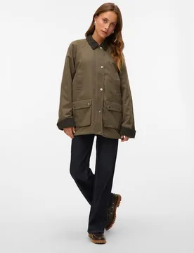 Chaqueta oversize de mujer con cuello camisa - Vero Moda - FashionsVida