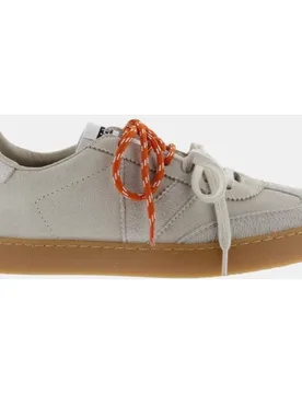 Zapatillas de serraje de mujer con doble cordón y suela color caramelo - Victoria - FashionsVida