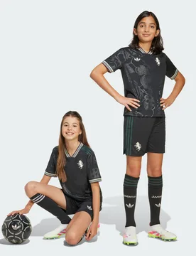 Short Third Juventus FC 25/26 7-8A Black / Ecru Tint - Adidas - FashionsVida