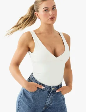Womens Buttery Soft Built In Padded V Neck Vest Top - Cream - Size 6 Uk - Boohoo - FashionsVida