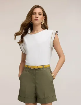Camiseta de mujer con mangas de volantes ajuste regular con escote barco - Motivi - FashionsVida