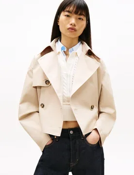 Gabardina de mujer cropped de - Tommy Jeans - FashionsVida