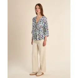 Blusa de mujer de media manga con estampado