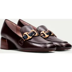 Mocasines de mujer de piel con detalle de cadena