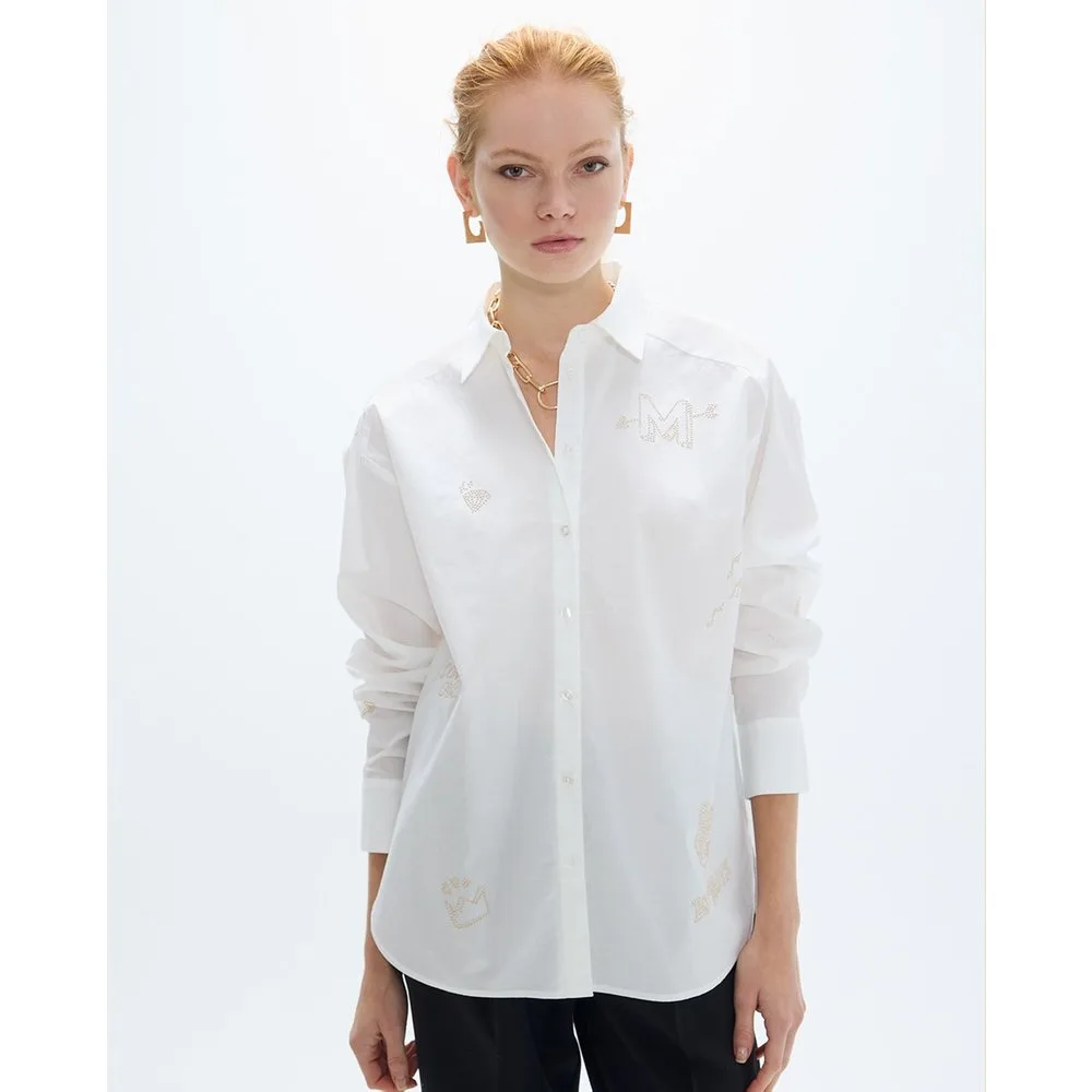 Camisa de mujer oversize con tachas doradas con dibujos posicionados - Lola Casademunt - FashionsVida