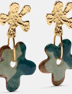 Pendientes con flor irregular de cerámica - Parfois - FashionsVida