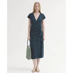Vestido largo con estampados y escote de pico