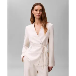 Blazer de mujer con textura y cinturón