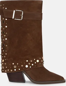 Botas básicas de mujer en ante con tachas metálicas - Alma en Pena - FashionsVida