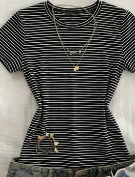 Camiseta de mujer de unicolor, cuello redondo, ajustada, manga corta, top lindo de verano S - Shein - FashionsVida