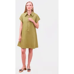 Vestido corto con cuello camisero y cremallera