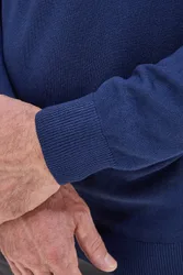Maglione blu girocollo in maglia fine 8020 L