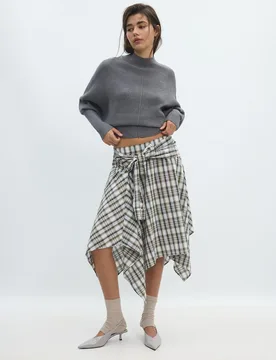 Strickpullover mit Fledermausärmeln und Stehkragen Graumeliert M - Stradivarius - FashionsVida