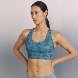 Top de tirante cruzado de yoga de mujer