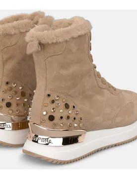 Botines deportivos de mujer en ante con plataforma y tachas metálicas - Alma en Pena - FashionsVida