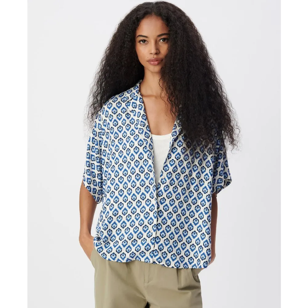Camisa de mujer de manga corta con estampado floral - IKKS - FashionsVida