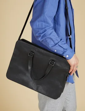 Leather Pebble Grain Messenger Bag Black female - Jones Bootmaker - FashionsVida