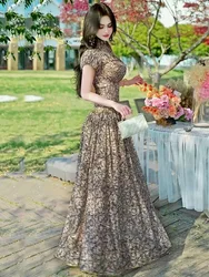 A new stylish and waist-cinching mesh dress with design sense printed wrinkled knee-length