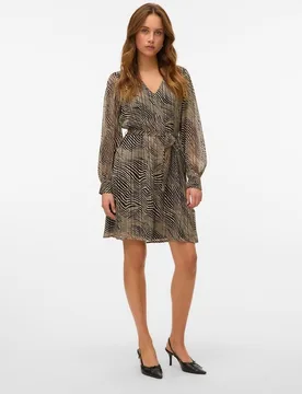 Vestido corto semitransparente - Vero Moda - FashionsVida
