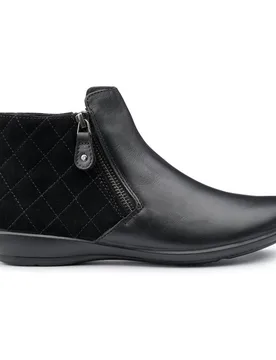Women's Wide Fit 'Winchester' Quilted Boots in Black Size: 6.5 - Black - Size: 6.5 - Hotter - FashionsVida