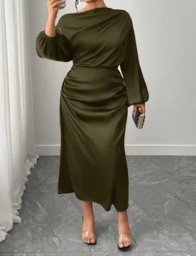 Vestido de línea A con hombros descubiertos, cuello con volantes asimétricos de satén y cintura fruncida para mujer de talla grande 4XL - Shein - FashionsVida