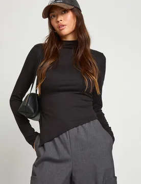 Womens Super Soft Boat Neck Asym Hem Long Sleeve Top - Black Elastane - Size 12 Uk - Boohoo - FashionsVida