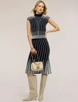 Falda midi plisada a rayas bajo acampanado - Motivi - FashionsVida