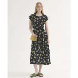 Vestido midi con estampados y cuello redondo