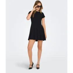 Vestido de manga corta y cuello redondo