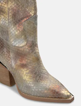Botas cowboy de mujer en piel efecto fantasía con tiradores laterales - Alma en Pena - FashionsVida