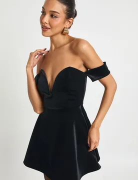 Womens Velvet Bardot Plunge Mini Dress - Black - Size 16 Uk - Boohoo - FashionsVida