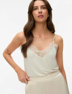 Top lencero de mujer con tirante fino - Vero Moda - FashionsVida