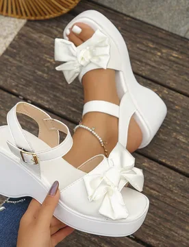 Sandalias de plataforma con cuña para mujer, tallas grandes, nuevas sandalias de verano blancas con lazo, hebilla en el tobillo y suela gruesa. Elega - Shein - FashionsVida