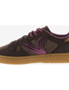 Zapatillas deportivas de mujer metalizadas con piezas de serraje al tono y suela caramelo - Victoria - FashionsVida