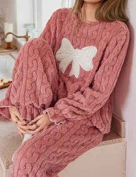 Conjunto de pijama de mujer con top de manga larga y pantalones de parche de felpa jacquard con lazo, suave, cálido y esponjoso, ropa de otoño e inv - Shein - FashionsVida