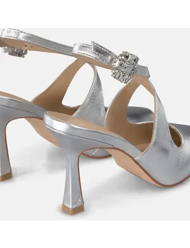 Zapatos de salón de mujer con tira entrelazada y hebilla de pedrería - Alma en Pena - FashionsVida
