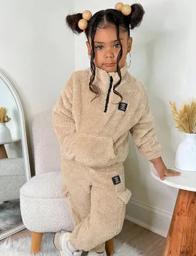Conjunto de 2 piezas para niña joven: sudadera holgada con cuello esponjoso + pantalones de invierno con cintura elástica, otoño, conjunto de forro - Shein - FashionsVida