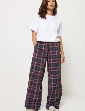 Women's Petite Check Print Wide Leg Trousers in Burgundy Size: 18S - Burgundy - Size: 18S - PixieGirl - FashionsVida