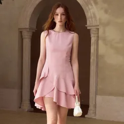 VESTIDO CORTO MINIMALISTA DE CUELLO REDONDO CON BAJO ASIMÉTRICO L