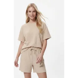 Camiseta de mujer de manga corta con cuello redondo