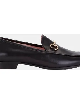 Mocasín de mujer con adorno metálico - Castellano - FashionsVida