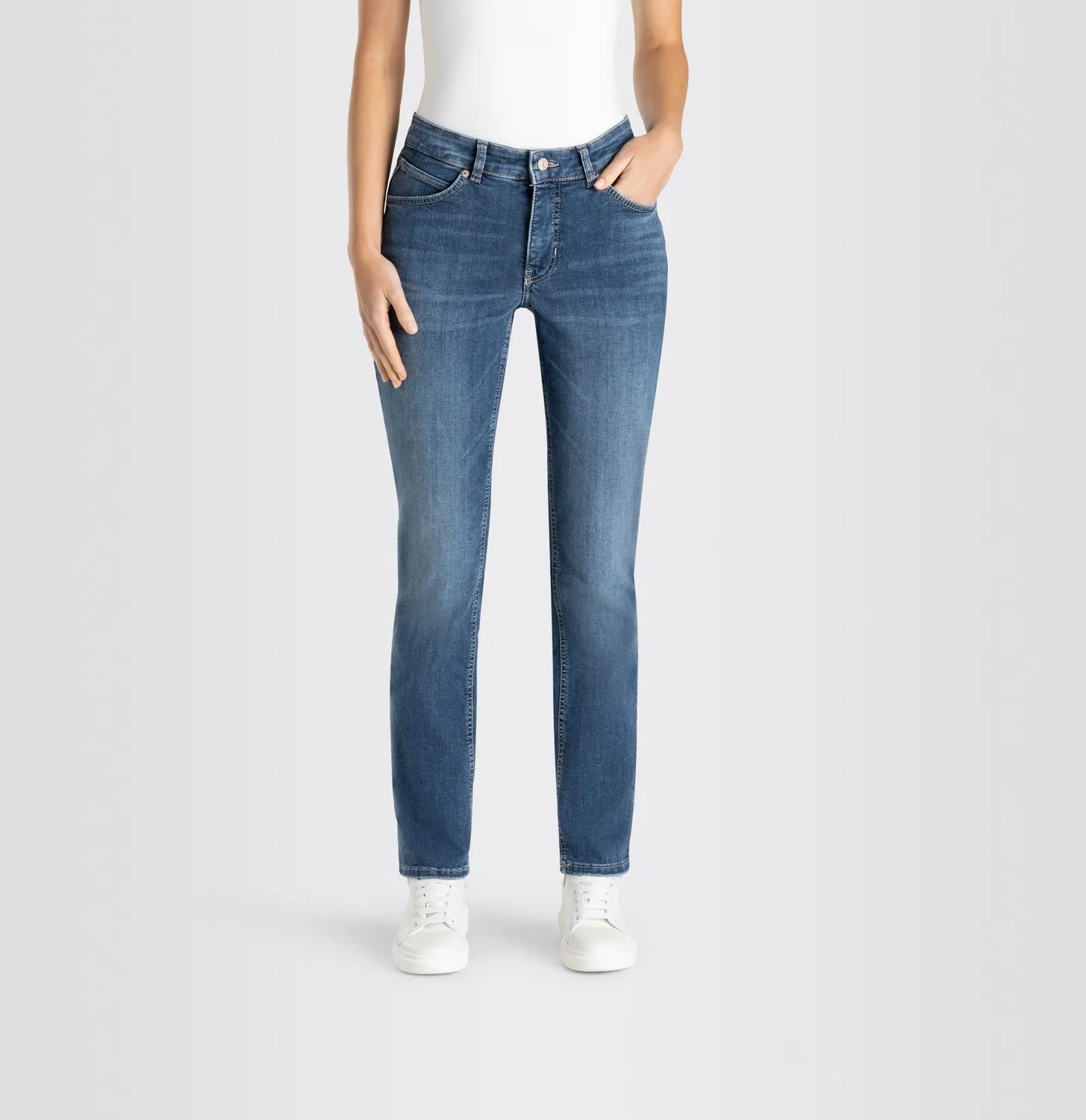 MELANIE female - 40 / /30 - FashionsVida