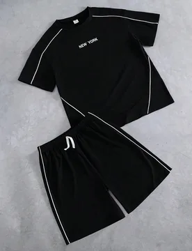 Piezas Conjunto de camiseta de punto de cuello redondo con ribete acanalado y pantalones cortos de moda minimalista para niños, de tela cómoda y aju - Shein - FashionsVida