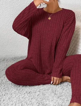 Conjunto de ropa de mujer para el otoño, de vuelta al colegio, de entrenamiento, de diseño minimalista simple, con mallas de textura ajustada y conj - Shein - FashionsVida