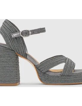 Sandalias de tiras de mujer Valle con trenzado artsanal y cierre de hebilla - Castañer - FashionsVida
