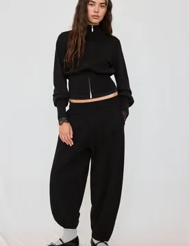 Barrel-Strickhose Schwarz L - Stradivarius - FashionsVida