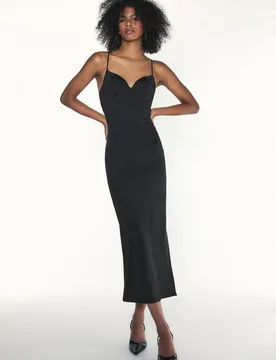Figurformendes Kleid Schwarz XS - Stradivarius - FashionsVida