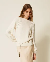 Pull en laine mélangée avec torsades et strass