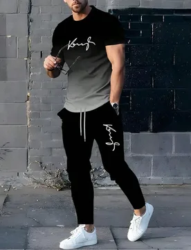 Conjunto de camiseta de cuello redondo de manga corta y pantalones con estampado degradado de rey ligero para hombre S - Shein - FashionsVida