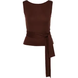 Top con lazada a modo de cinturón en la cintura de mujer